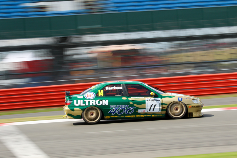 Illustration for article titled Ogle At The Best Cars Racing At The Silverstone Classic